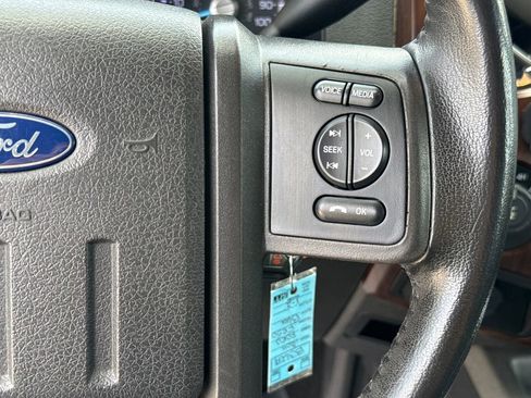 Used 2011 Ford F250 Lariat w/ Lariat Interior Pkg AWD/4WD image 16