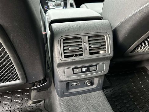 Used 2023 Audi Q5 2.0T Premium Plus w/ Premium Plus Package image 16