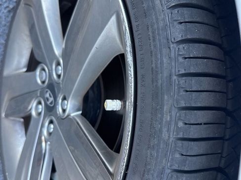 Used 2013 Hyundai Veloster Turbo w/ Ultimate Pkg image 30