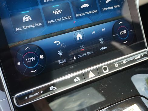 Certified 2025 Mercedes-Benz C 300 Sedan image 38