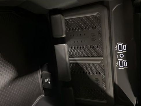 New 2026 RAM 2500 Laramie w/ Night Edition AWD/4WD image 33