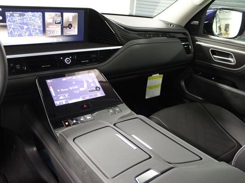 New 2025 INFINITI QX80 Luxe image 26