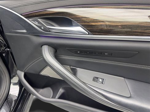 Used 2020 BMW M550i xDrive w/ Executive Package image 50