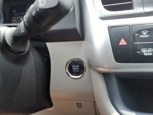 Used 2018 Toyota Highlander XLE FWD image 25