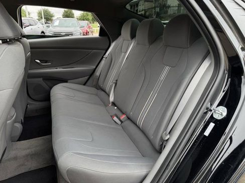 Used 2023 Hyundai Elantra SEL FWD image 30