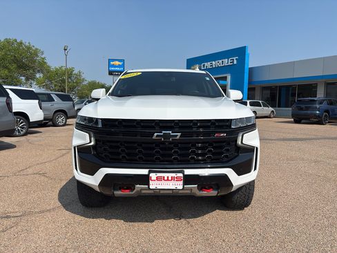 Used 2023 Chevrolet Tahoe Z71 w/ Luxury Package AWD/4WD image 3