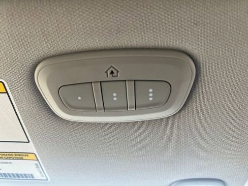 Used 2019 Jeep Cherokee Limited image 33