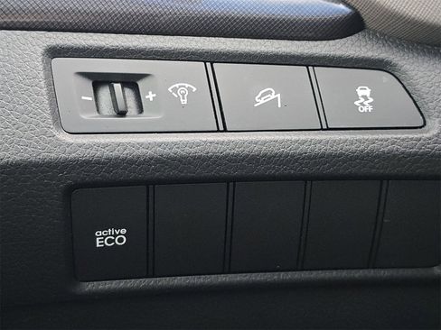 Used 2015 Hyundai Santa Fe GLS image 15