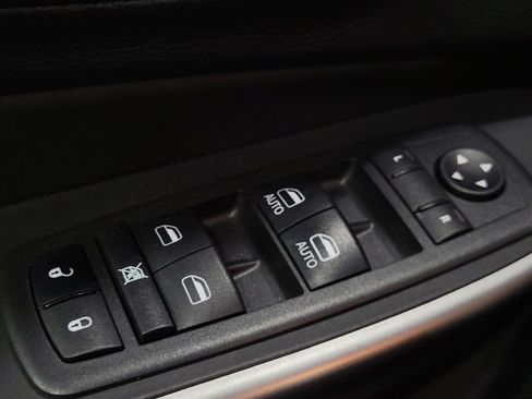 Used 2021 Jeep Cherokee Limited image 27