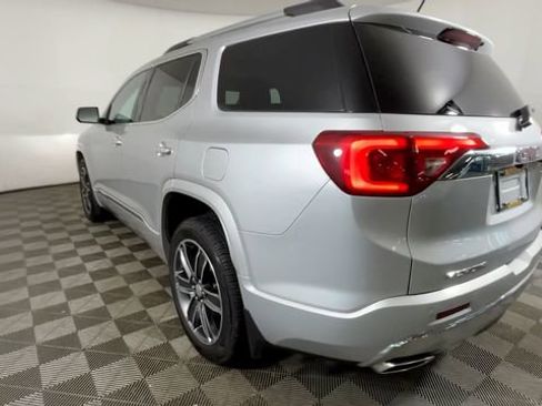 Used 2018 GMC Acadia Denali w/ Technology Package AWD/4WD image 7