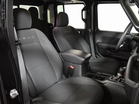 Used 2023 Jeep Gladiator Overland image 32