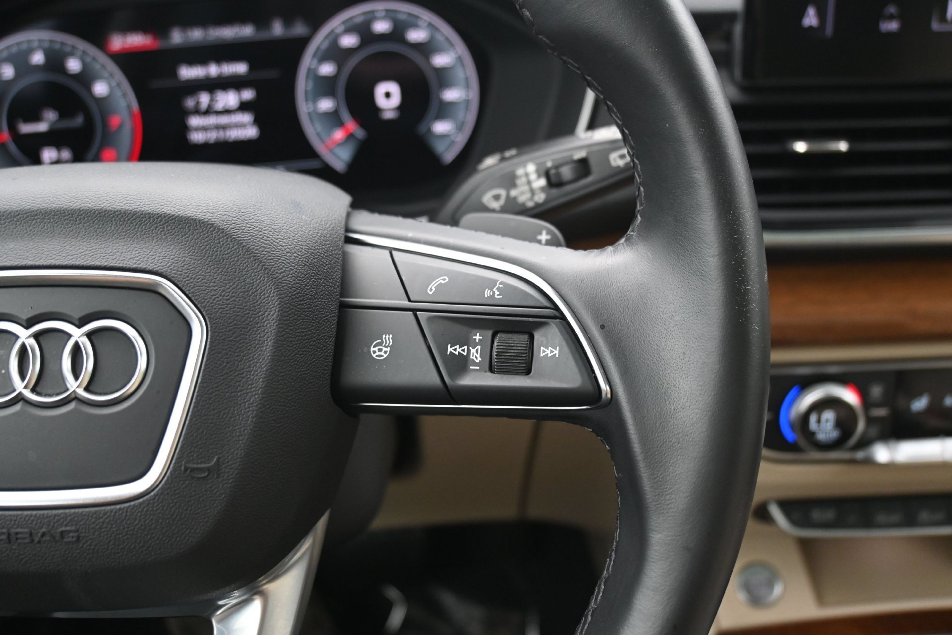 Used 2021 Audi Q5 2.0T Premium Plus AWD/4WD image 22