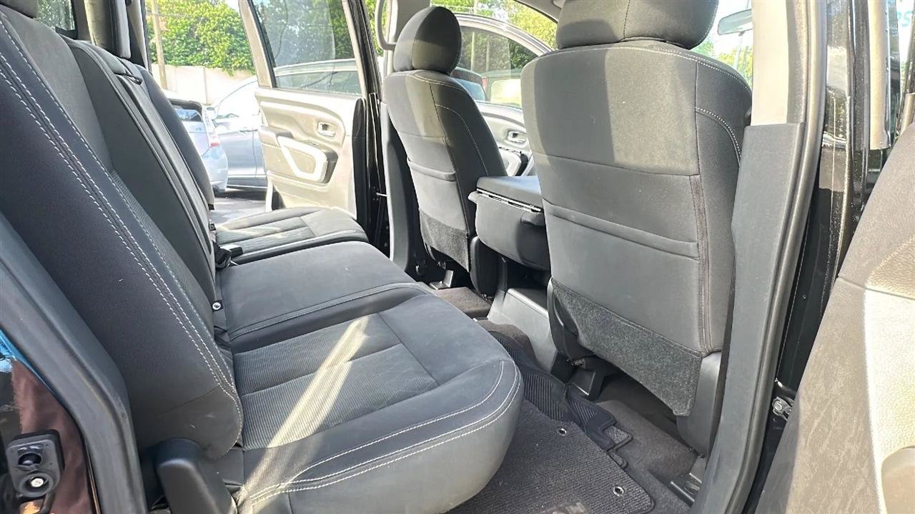 Used 2017 Nissan Titan SV RWD image 28