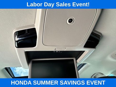 Used 2025 Honda Odyssey Touring image 17