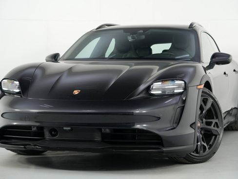 Used 2022 Porsche Taycan 4 Cross Turismo image 3
