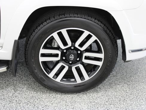 Used 2024 Toyota 4Runner Limited RWD image 5
