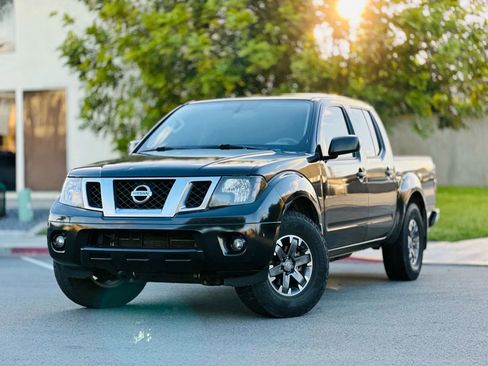 Used 2019 Nissan Frontier Desert Runner RWD image 1