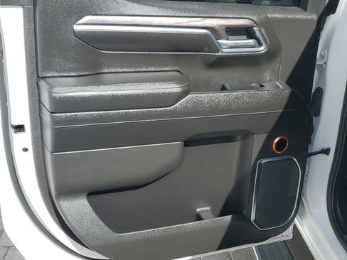 Used 2022 Chevrolet Silverado 1500 LTZ w/ LTZ Premium Package image 10