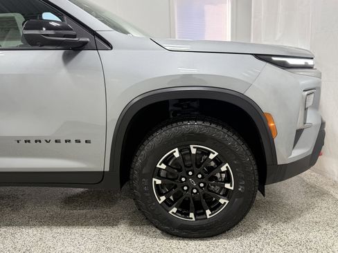 Used 2025 Chevrolet Traverse Z71 w/ Driver Confidence Package image 35