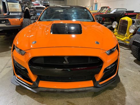 Used 2020 Ford Mustang Shelby GT500 w/ Carbon Fiber Track Pack RWD image 7