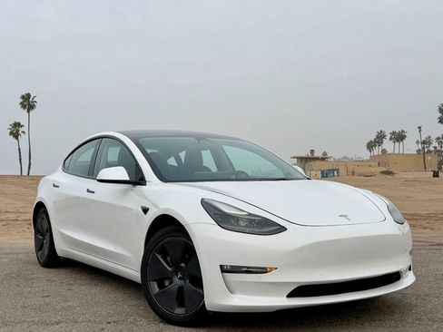 Used 2022 Tesla Model 3 Long Range AWD/4WD image 6
