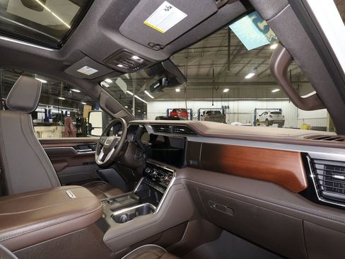 Certified 2025 GMC Sierra 2500 Denali w/ Denali Reserve Package image 29