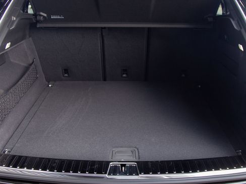 Certified 2024 Porsche Cayenne S AWD/4WD image 15
