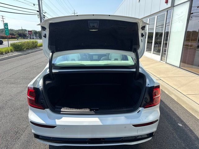 Used 2025 Volvo S60 B5 Core AWD/4WD image 11
