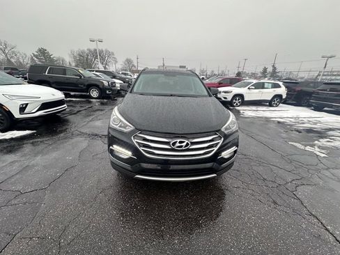 Used 2017 Hyundai Santa Fe Sport image 8
