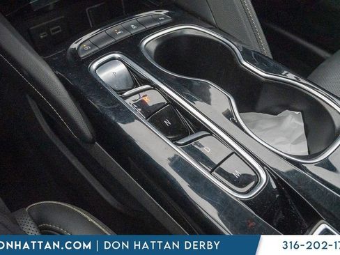 Used 2023 Buick Envision Essence image 9