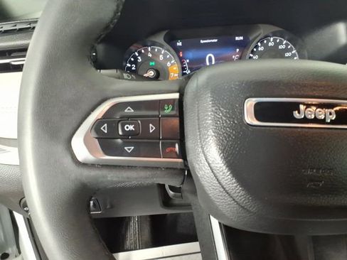 Used 2024 Jeep Compass Limited image 13