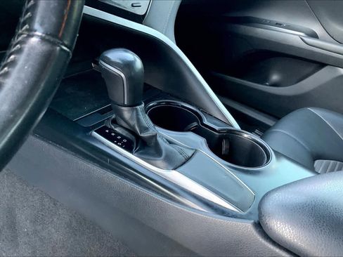 Used 2019 Toyota Camry SE image 15