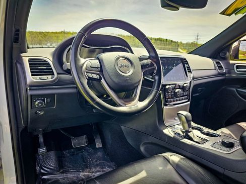 Used 2019 Jeep Grand Cherokee Limited AWD/4WD image 13