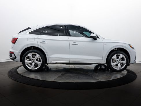 Certified 2024 Audi Q5 2.0T Premium Plus w/ Premium Plus Package AWD/4WD image 3