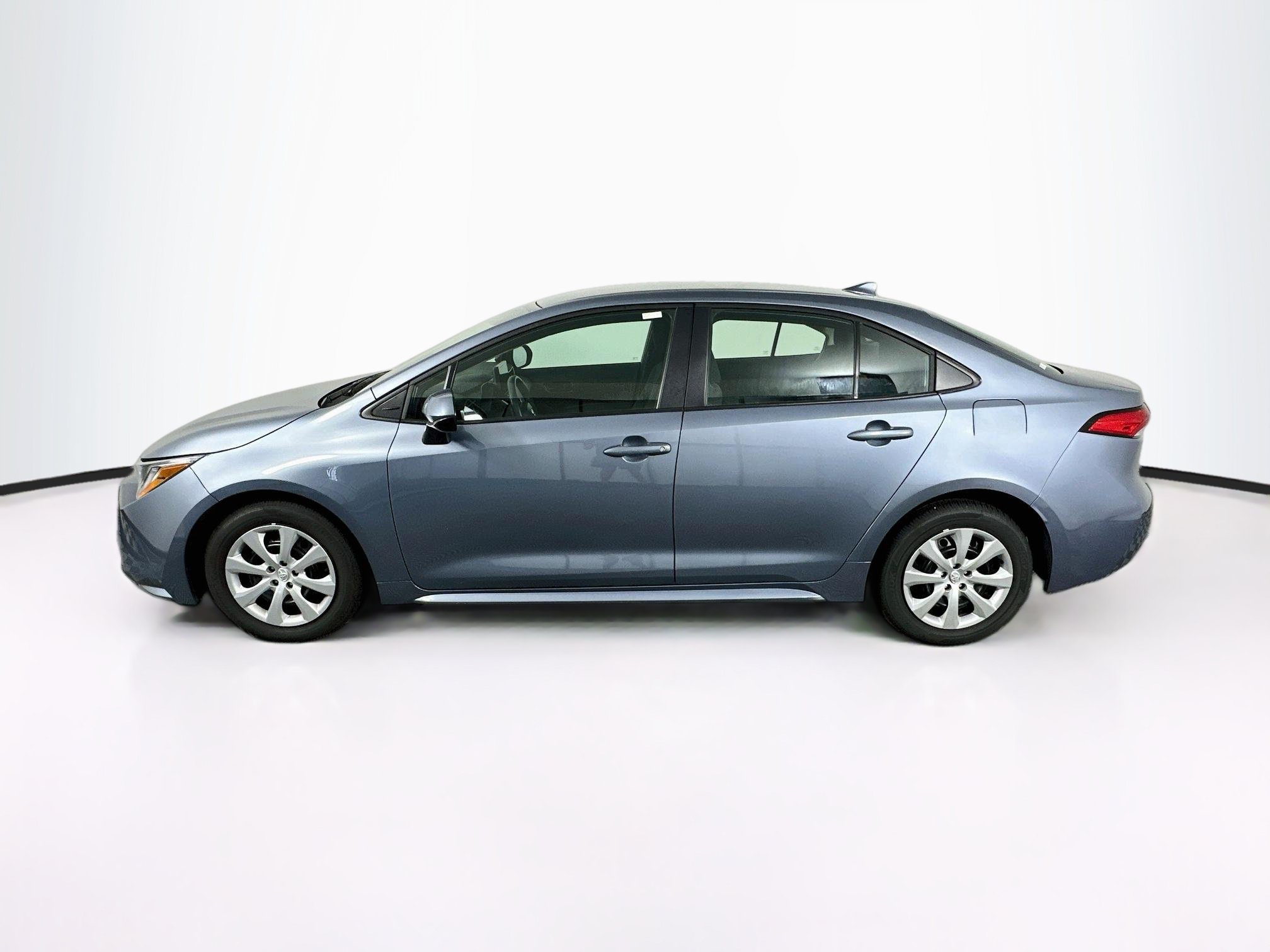 Used 2026 Toyota Corolla LE FWD image 4