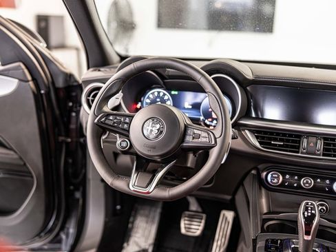 New 2025 Alfa Romeo Stelvio Sprint image 38