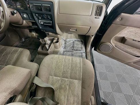 Used 1998 Toyota Tacoma 4x4 Xtracab V6 image 32