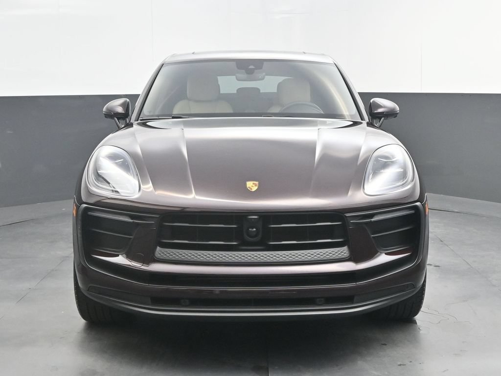 Certified 2024 Porsche Macan AWD/4WD image 10