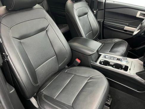 Certified 2023 Ford Explorer Limited w/ Equipment Group 301A image 29