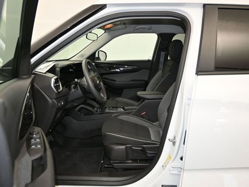 Certified 2025 Chevrolet TrailBlazer LT FWD image 21