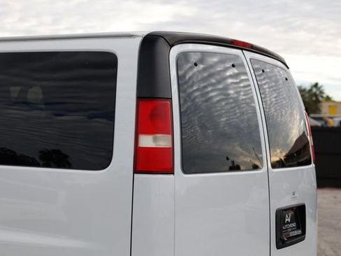 Used 2018 Chevrolet Express 3500 LT w/ LT Preferred Equipment Group image 37