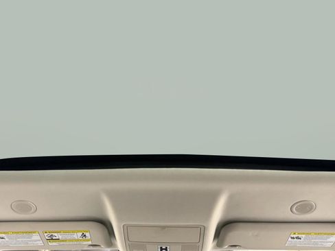 Used 2021 Jaguar E-PACE SE image 12