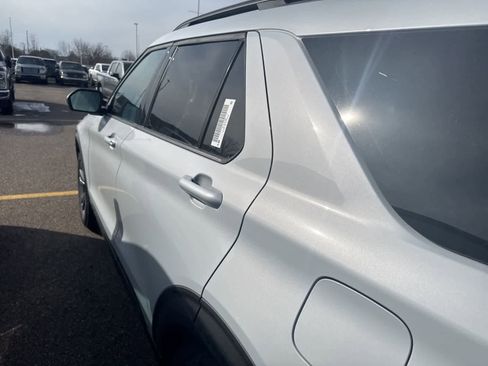 New 2026 Ford Explorer Active w/ Active Comfort Package image 7