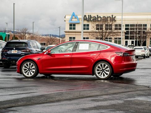 Used 2018 Tesla Model 3 Mid Range image 7