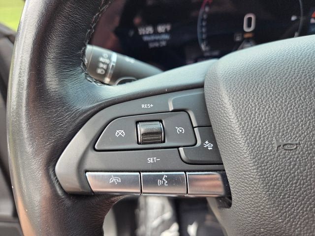Used 2024 Cadillac XT4 Premium Luxury FWD image 25