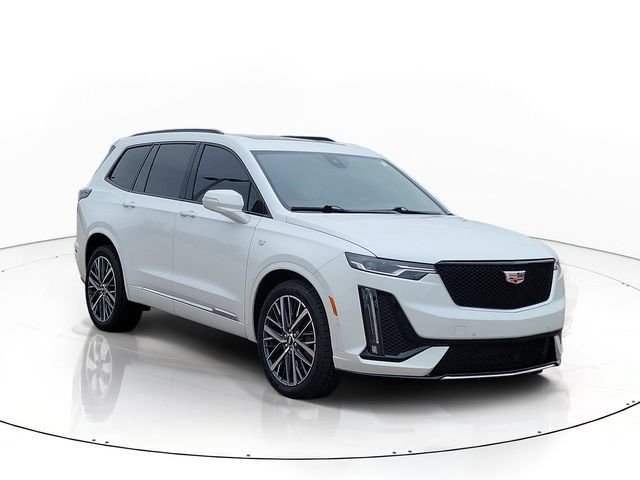 Used 2025 Cadillac XT6 Sport w/ Technology Package AWD/4WD image 2