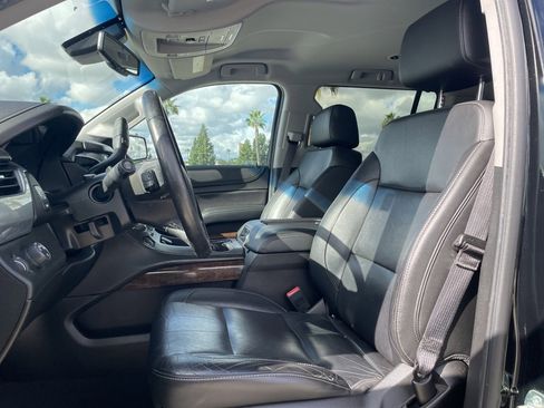 Used 2019 Chevrolet Suburban LT image 7