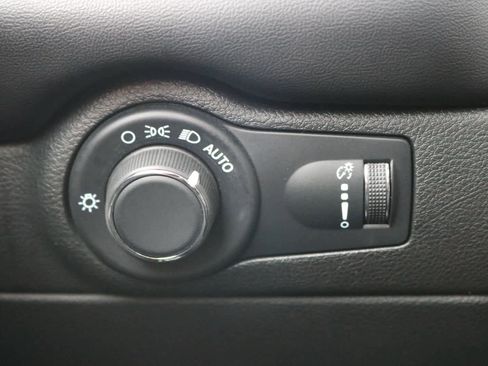 Used 2023 Dodge Durango GT image 19