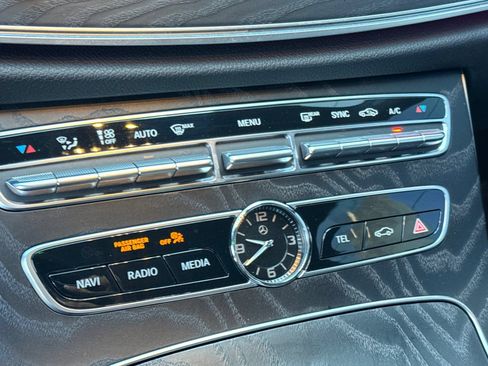 Used 2020 Mercedes-Benz E 350 Sedan image 23