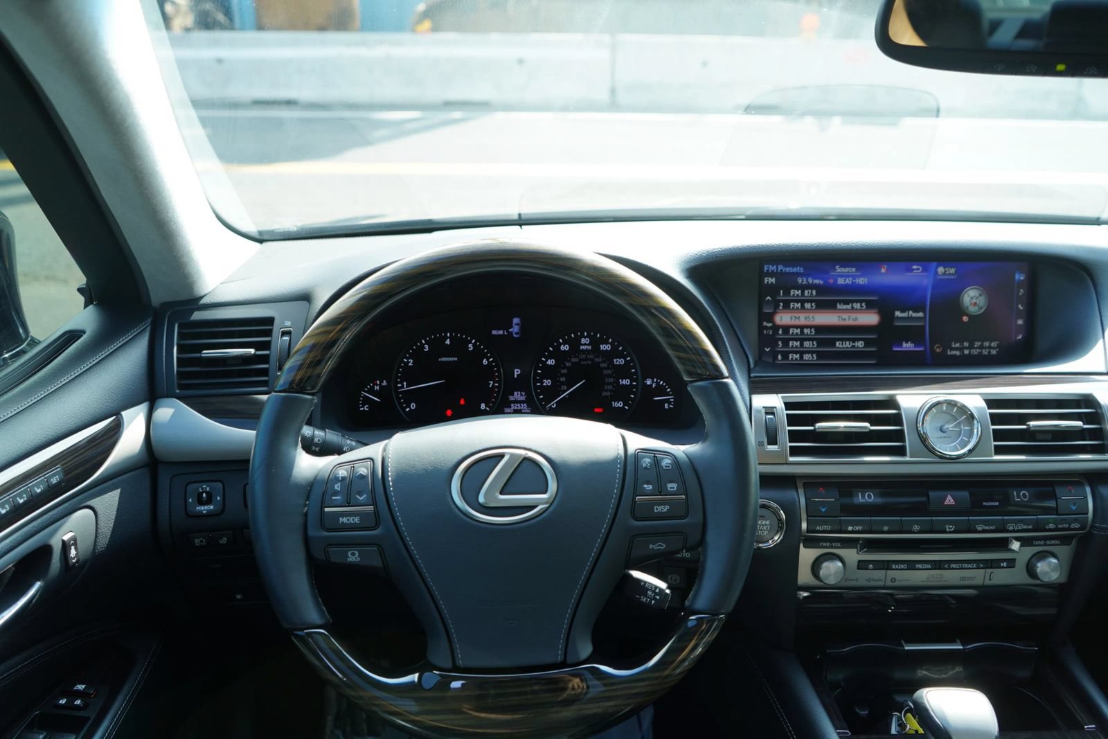 Used 2016 Lexus LS 460 RWD image 17